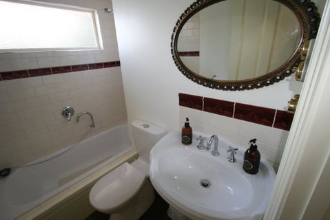 Annies Garden Cottage - Lightning Ridge Tourism 3