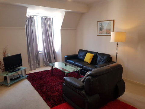 Apartment In East Perth - Lightning Ridge Tourism 3