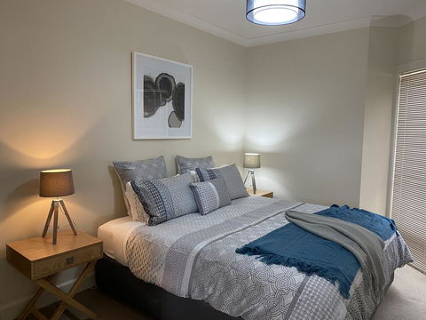 Apartment On Lake Terrace - Lightning Ridge Tourism 0