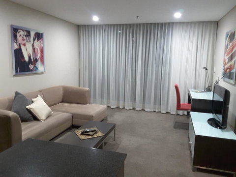 APARTMENT@96 - Lightning Ridge Tourism 0