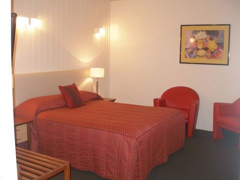Apollon Motor Inn Victor Harbor - Lightning Ridge Tourism 1