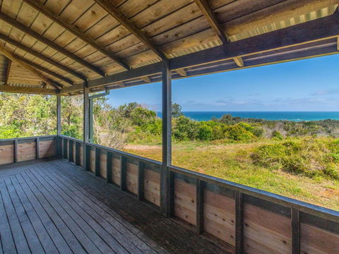 Aqualuna- Excellent Surfing Beaches. - Lightning Ridge Tourism 1