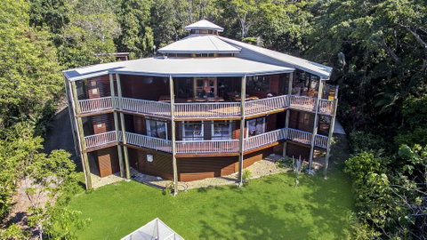 Aquila Retreat Mansion - Lightning Ridge Tourism 3