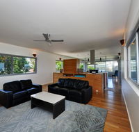 Architectural Design on the Beach - Lightning Ridge Tourism