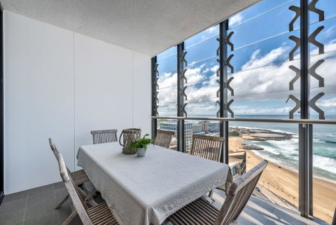 Arena, Unit A1205/75 Shortland Esplanade - Lightning Ridge Tourism 1