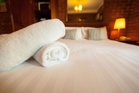 Armour Motor Inn - Lightning Ridge Tourism 2