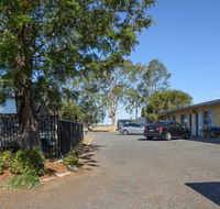 Artesian Motor Inn - Lightning Ridge Tourism