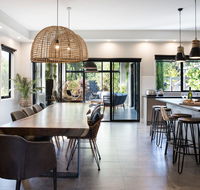 Arya - Lightning Ridge Tourism