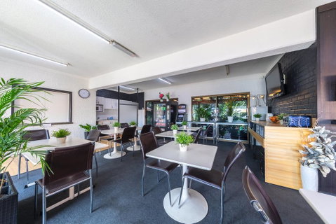 Ascot Budget Inn & Residences - Lightning Ridge Tourism 3