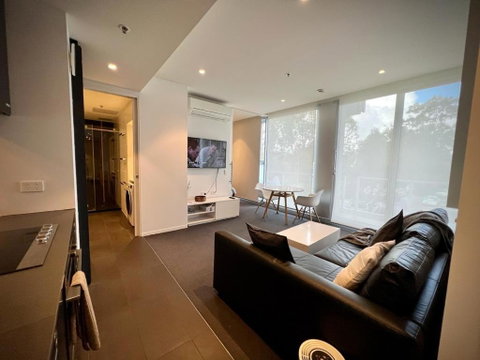 Luxury 2 Bedroom Suite Near Adelaide With A Car Park - Lightning Ridge Tourism 2