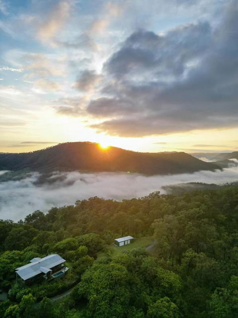 Luxurious Hinterland Guest House With HEATED POOL Sleeps 10 Brisbane Scenic Rim Gold Coast - Lightning Ridge Tourism 0