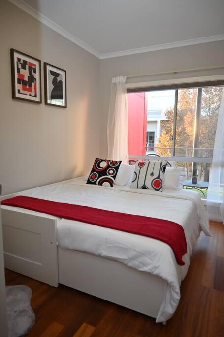 Mawson Red - Free Pool Access -Onsite Parking-Netflix-5 Mins To Mawson Interchange - Lightning Ridge Tourism 3