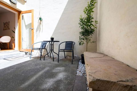MELVINGTON BOUTIQUE APARTMENT IN HOBART CBD O - Lightning Ridge Tourism 1