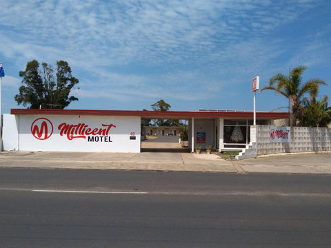 Millicent Motel - Lightning Ridge Tourism 1