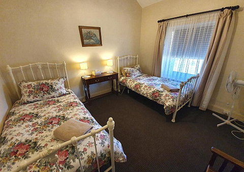 Miss Mabel Cottage - Lightning Ridge Tourism 2