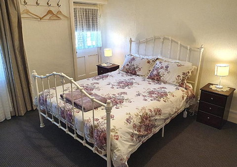 Miss Mabel Cottage - Lightning Ridge Tourism 3