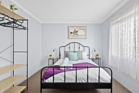 Modern Private Double Room - Central Spot At Liverpool - Shared Bathroom - Lightning Ridge Tourism 0