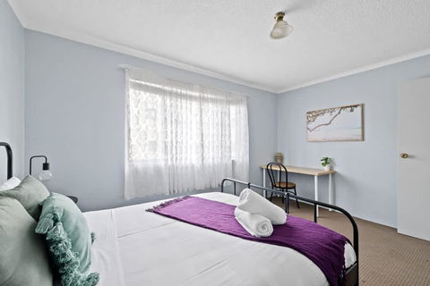 Modern Private Double Room - Central Spot At Liverpool - Shared Bathroom - Lightning Ridge Tourism 1