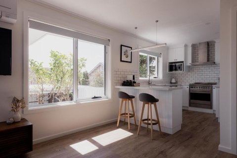 Modern Refurbished Unit In Charming Bellerive - Lightning Ridge Tourism 0