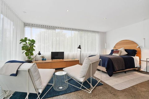 Modern Studio With Sweeping Views - Lightning Ridge Tourism 2