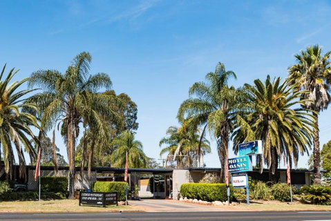 Motel Oasis - Lightning Ridge Tourism 0