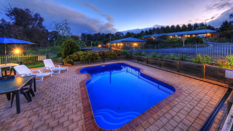 Motel Views Yackandandah - Lightning Ridge Tourism 0