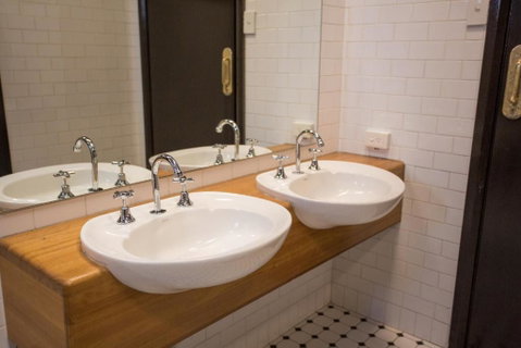 Nags Head Hotel - Lightning Ridge Tourism 3