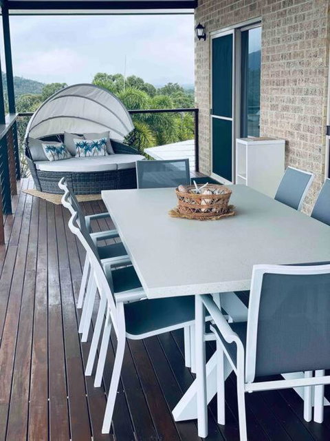 Nautilus @Hydeaway Bay/ Hideaway Bay - Lightning Ridge Tourism 1