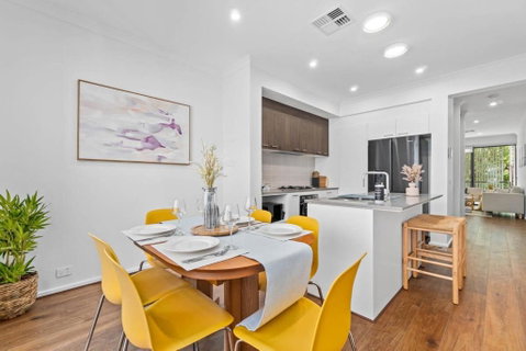 New Luxury Stylish Elegant Townhouse For Families - Lightning Ridge Tourism 2