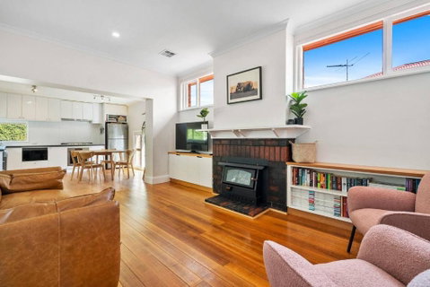 New Town Bungalow - A Leafy Family Haven - Lightning Ridge Tourism 0