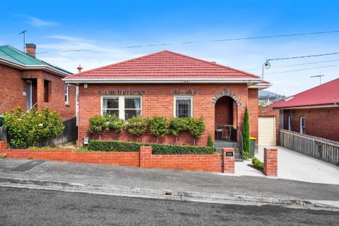 New Town Bungalow - A Leafy Family Haven - Lightning Ridge Tourism 1