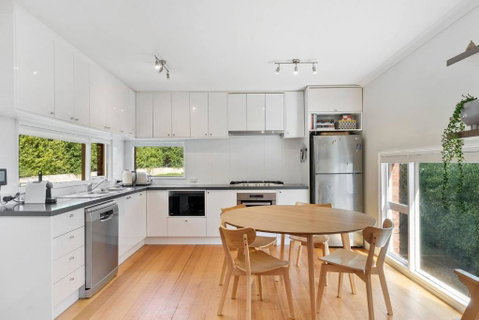 New Town Bungalow - A Leafy Family Haven - Lightning Ridge Tourism 2