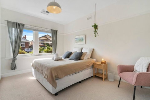 New Town Bungalow - A Leafy Family Haven - Lightning Ridge Tourism 3