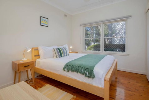 Newcastle Nook - Convenient Comforts In The CBD - Lightning Ridge Tourism 1