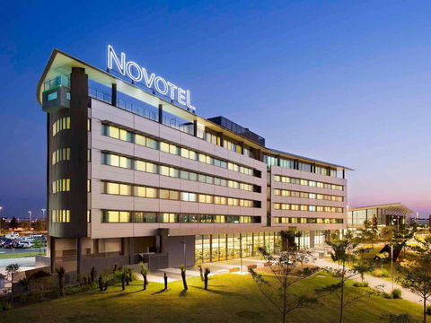 Novotel Brisbane Airport - Lightning Ridge Tourism 3