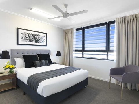 Oaks Mackay Carlyle Suites - Lightning Ridge Tourism 2