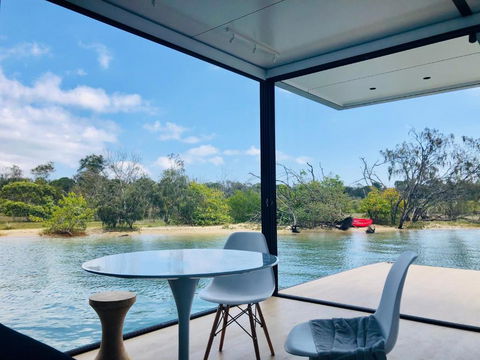 Oasis Noosa - Luxury Floating Eco Villas - Lightning Ridge Tourism 1