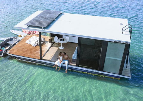 Oasis Noosa - Luxury Floating Eco Villas - Lightning Ridge Tourism 0