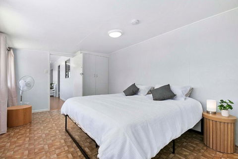 Oasis On Bideford - Lightning Ridge Tourism 1