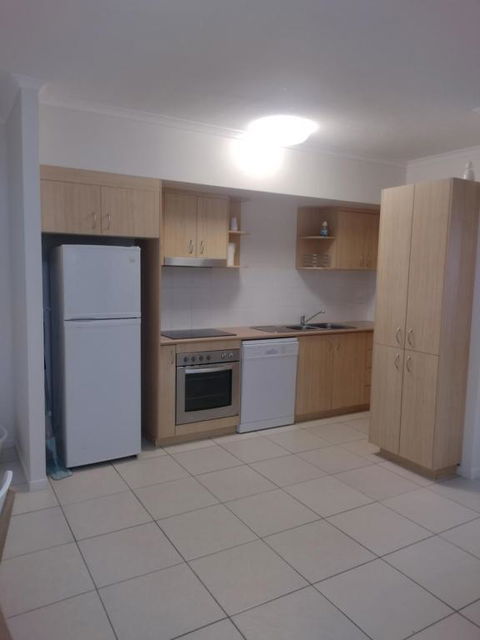 Ocean Breeze Apartments - Lightning Ridge Tourism 3