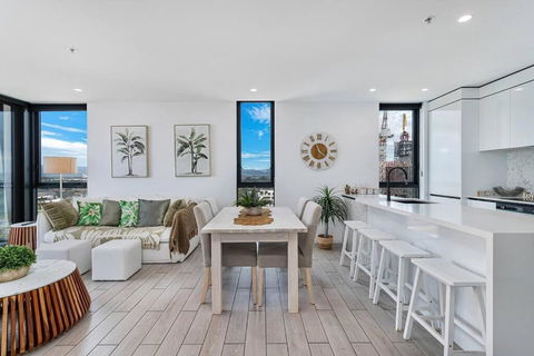 OPUS Apartment - Beach At Your Doorstep Short Walk To Light Rail - Lightning Ridge Tourism 3