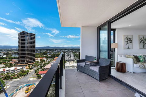 OPUS Apartment - Beach At Your Doorstep Short Walk To Light Rail - Lightning Ridge Tourism 1