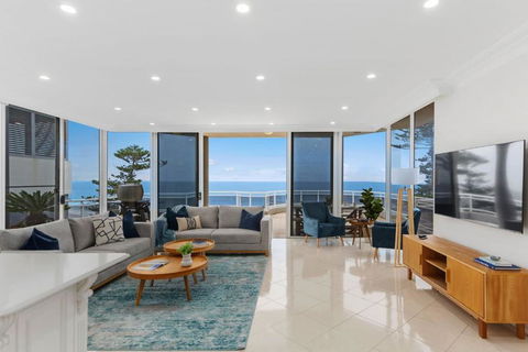 Ocean Vista Escape - A Lofty Beachfront Penthouse - Lightning Ridge Tourism 0