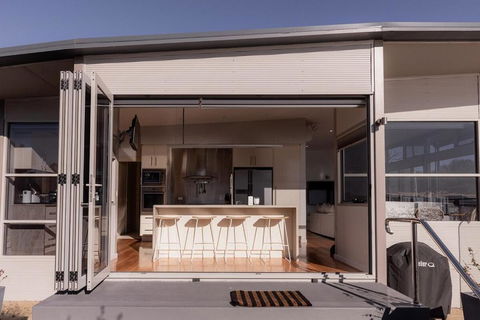 Oceanview Oasis In Opossum Bay - Lightning Ridge Tourism 2
