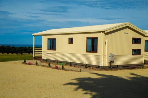 OMARU FARM STAY - Lightning Ridge Tourism 3