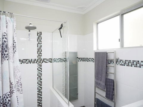 ONDINE, 4 Belmore Street - Lightning Ridge Tourism 1