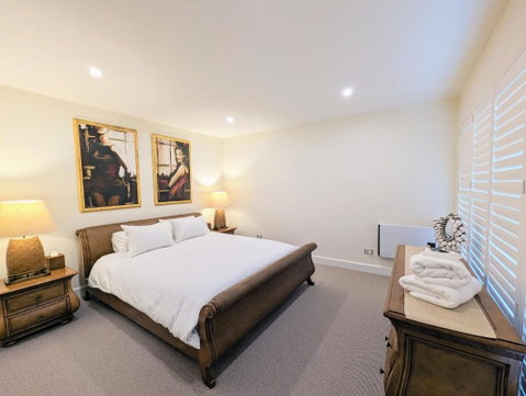 ONE Luxury Apartment - Lightning Ridge Tourism 2