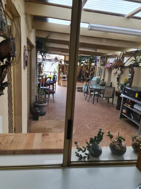 Open Plan Large Home - Lightning Ridge Tourism 2