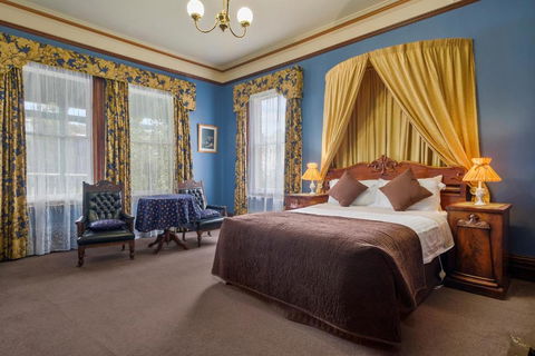 Orana House - Lightning Ridge Tourism 1