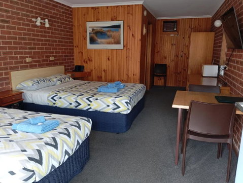 Orbost Country Road Motor Inn - Lightning Ridge Tourism 3